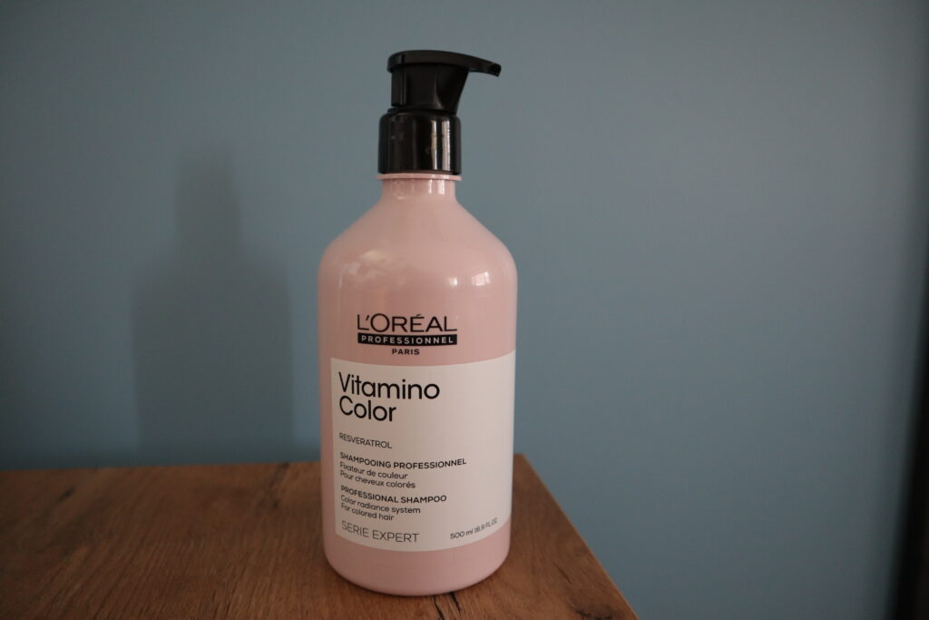 butelka szamponu L'Oréal Professionnel Vitamino Color
