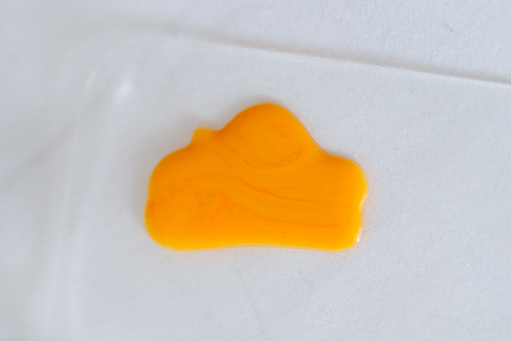 konsystencja i kolor szamponu DERCOS DS