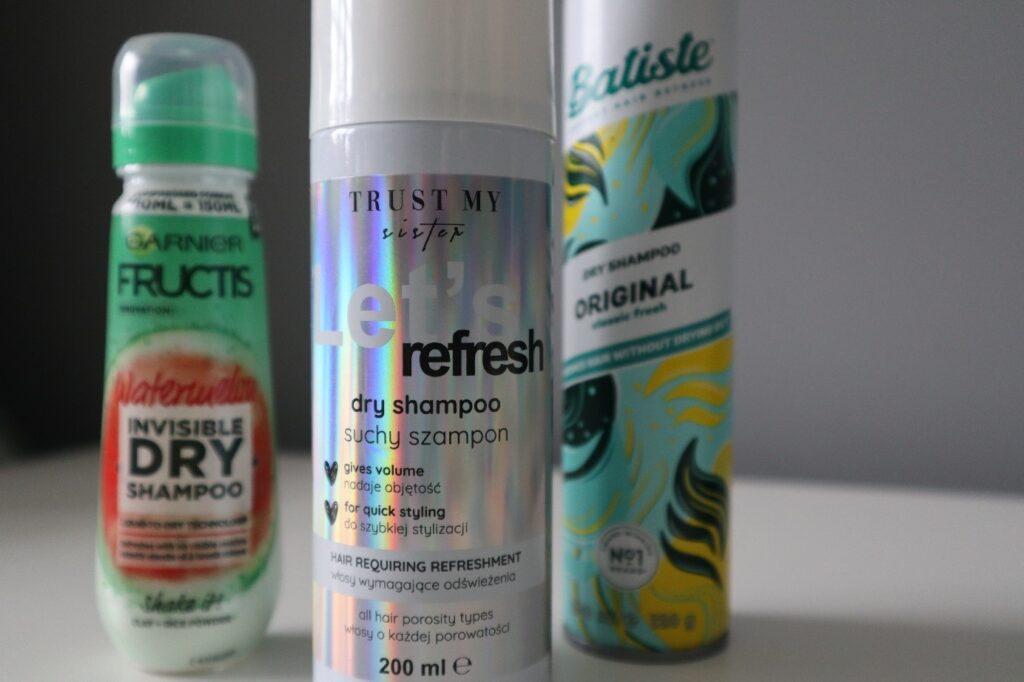 rust My Sister Let's Refresh suchy szampon, w tle Garnier Fructis oraz Batiste