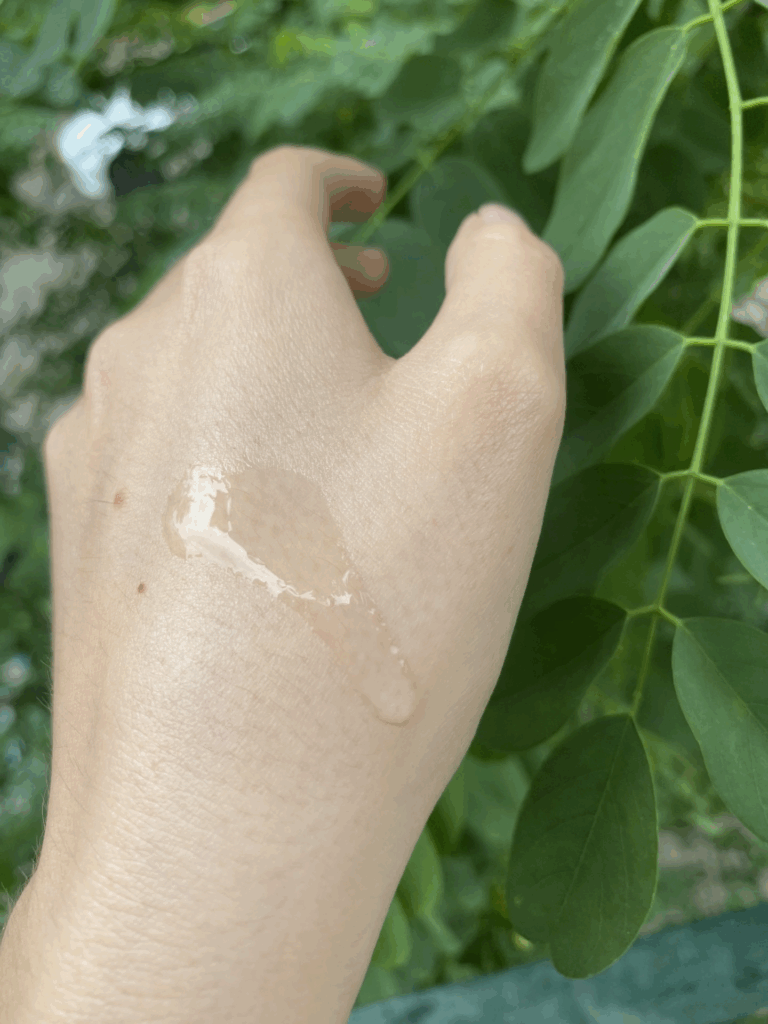 Konsystencja mikropeelingu do skóry głowy Yope GROW my hair