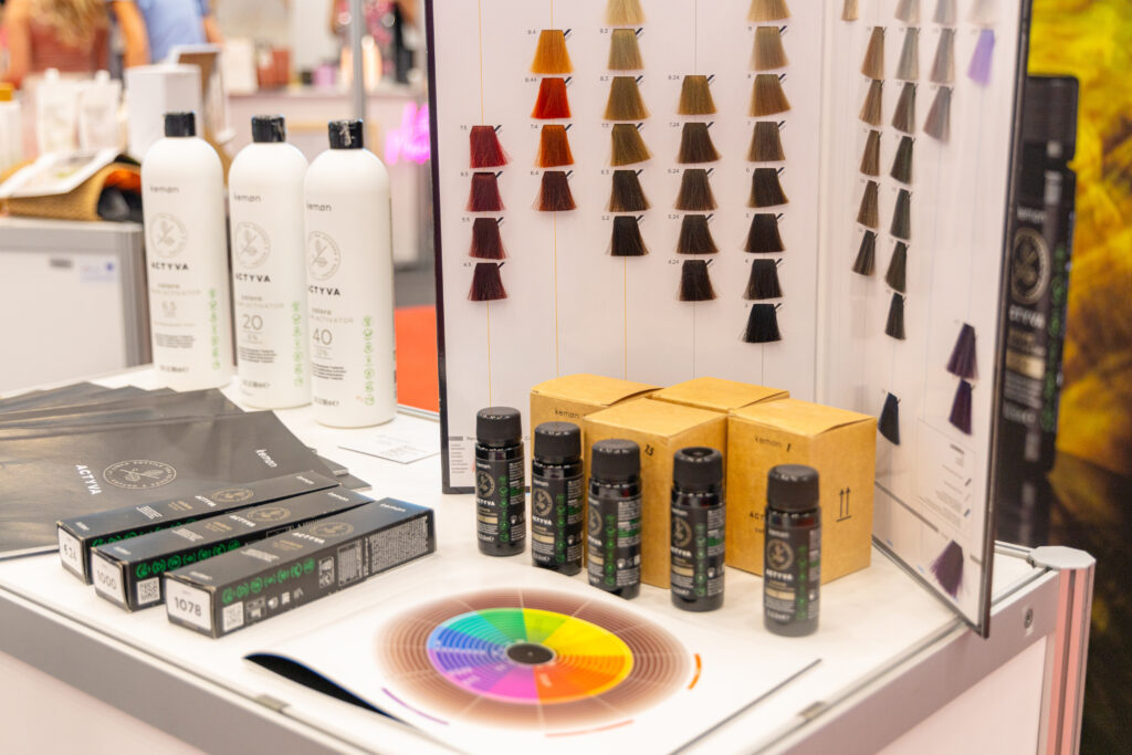 Koło kolorów w salonie fryzjerskim