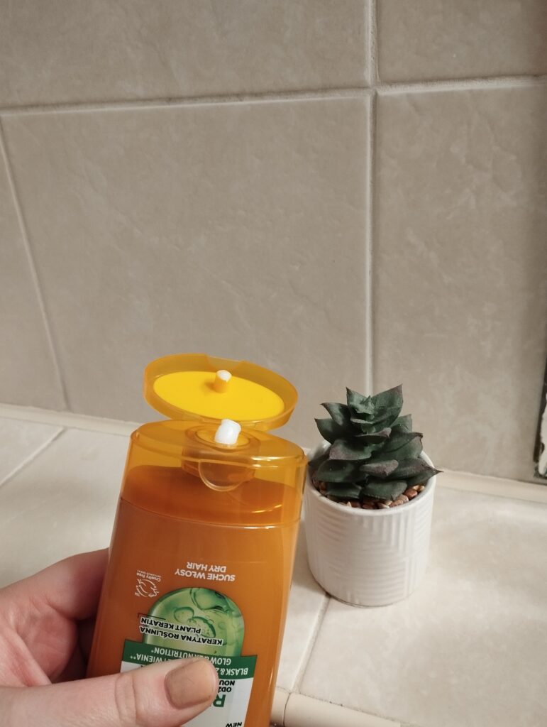 Odżywka do włosów zniszczonych Garneir Fructis Goodbye Damage - konsystencja odżywki