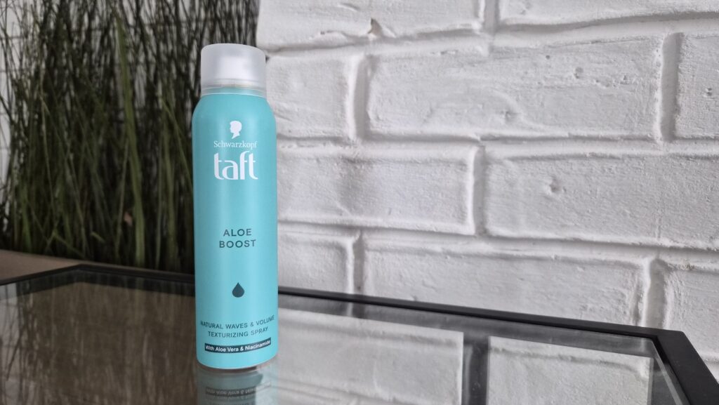 Spray teksturyzujący Schwarzkopf Taft Aloe Boost