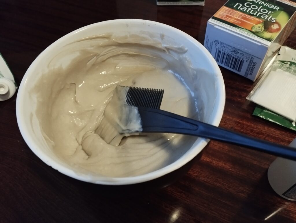 Gotowa mieszanka do koloryzacji włosów farby Garnier Color Naturals No.3