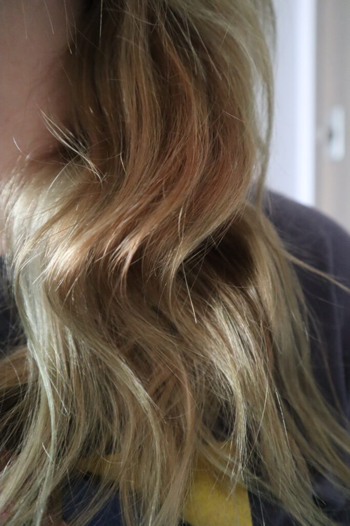 Rozjaśniane włosy po użyciu toneru do włosów OnlyBio Ice Candy