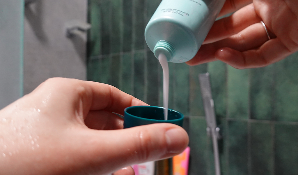 Otwarta tubka Kérastase Resistance Ciment Thermique - zdjęcie.