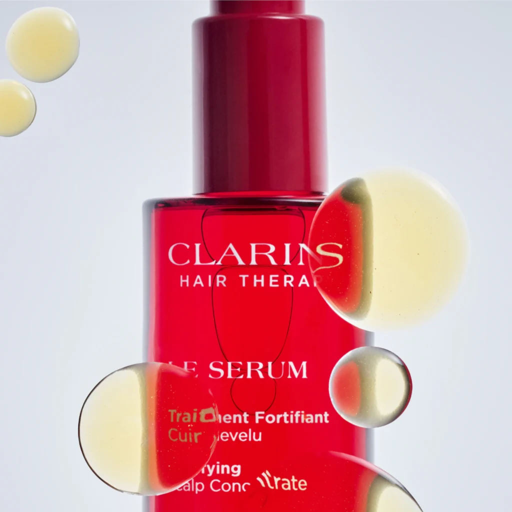 Serum do skóry głowy Clarins Hair Therapy; źródło: clarins.pl